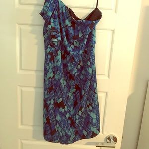 Gianni Bini one sleeve patterned dress